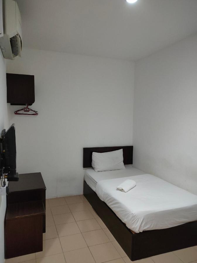 Hotel Star Inn Teluk Intan Exteriör bild